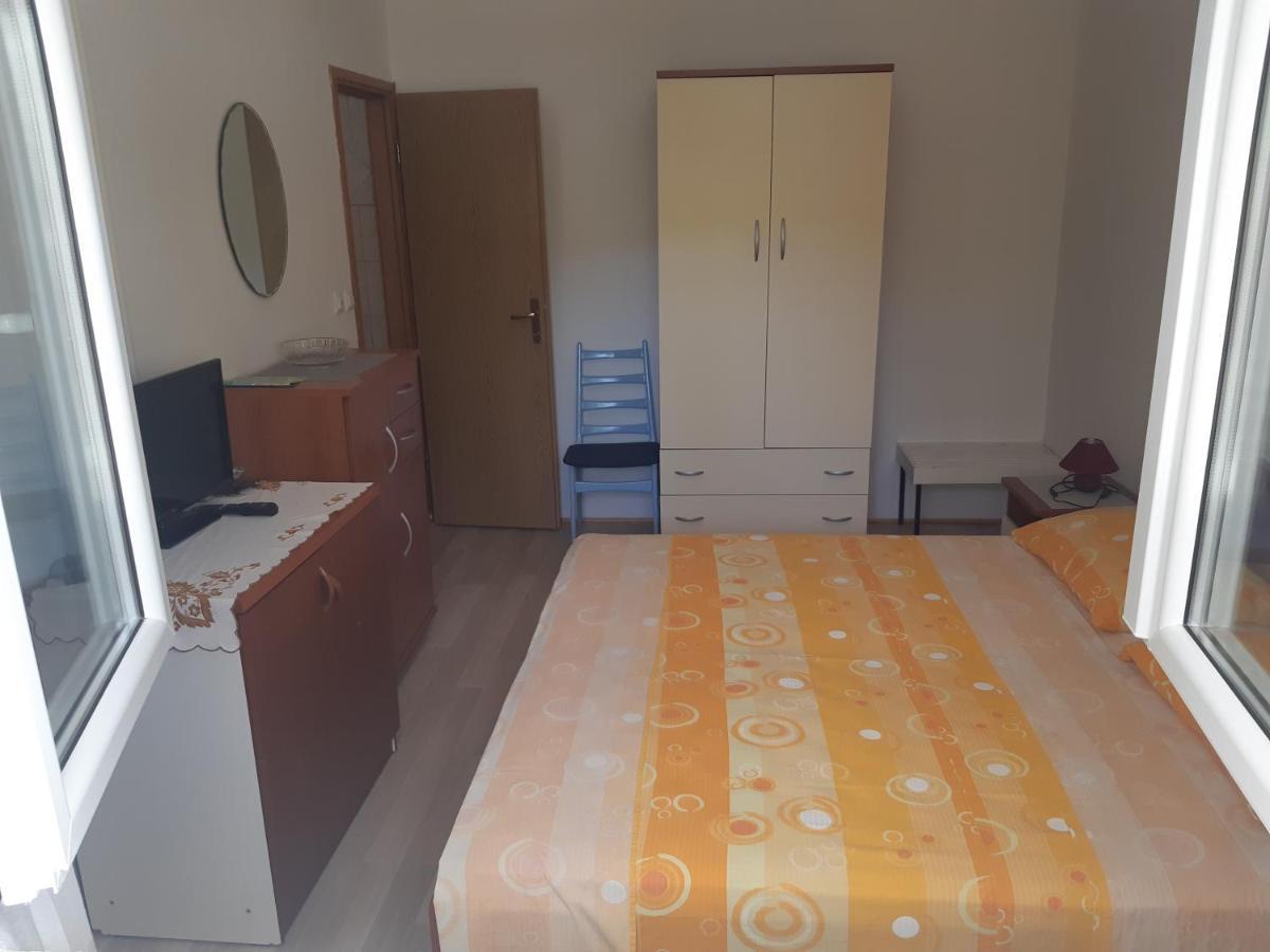 Apartments Julija Хвар Экстерьер фото
