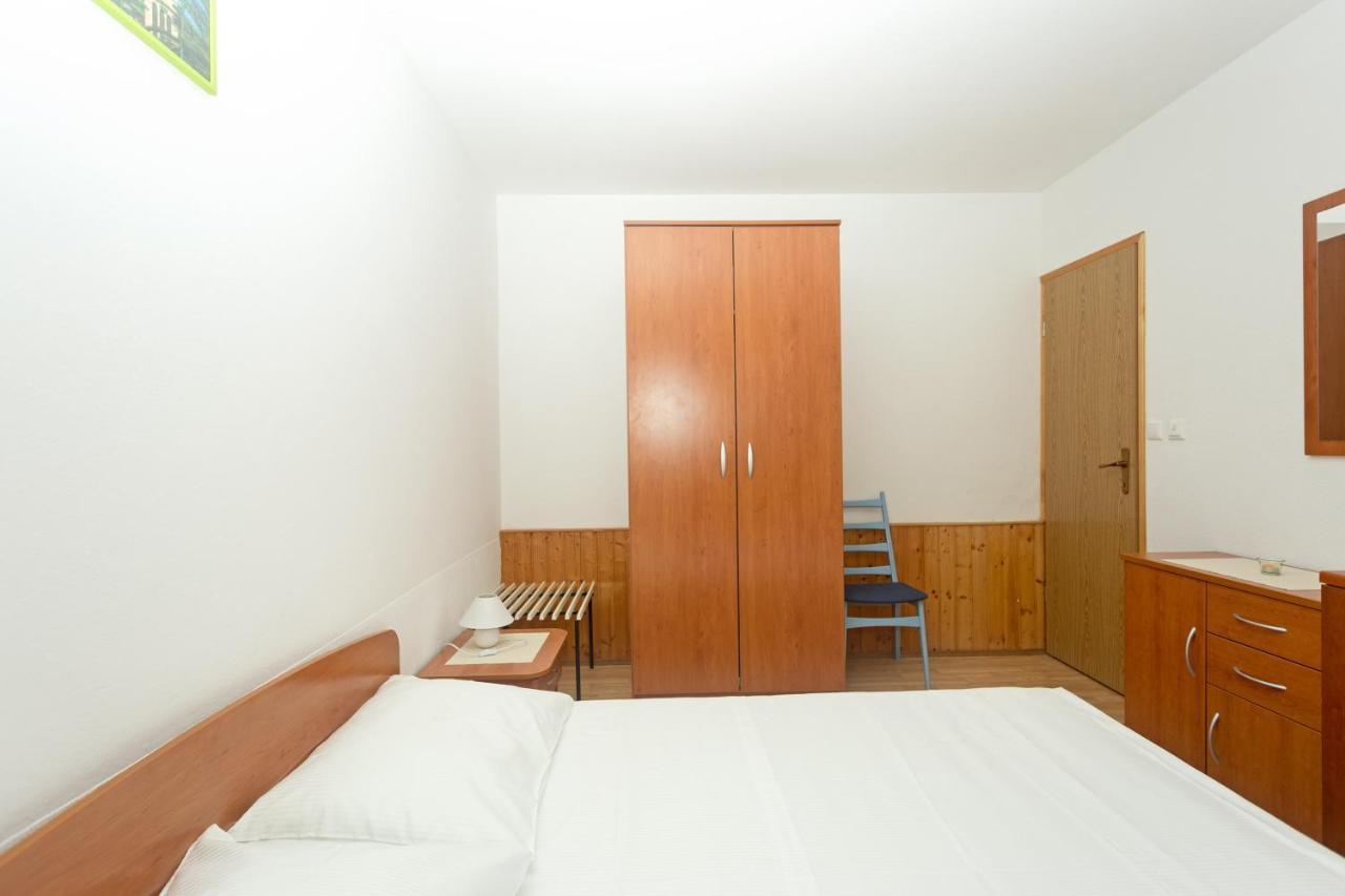 Apartments Julija Хвар Экстерьер фото
