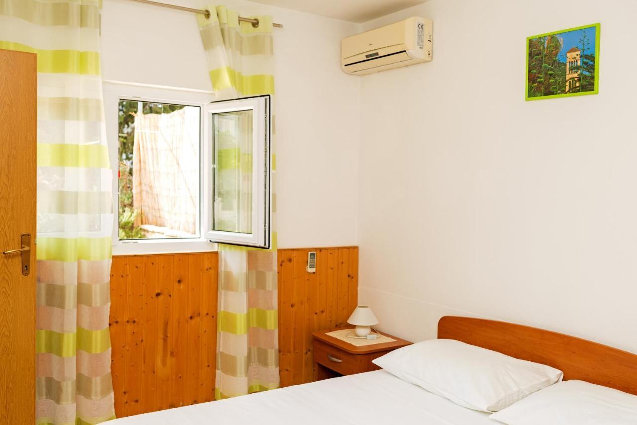 Apartments Julija Хвар Экстерьер фото