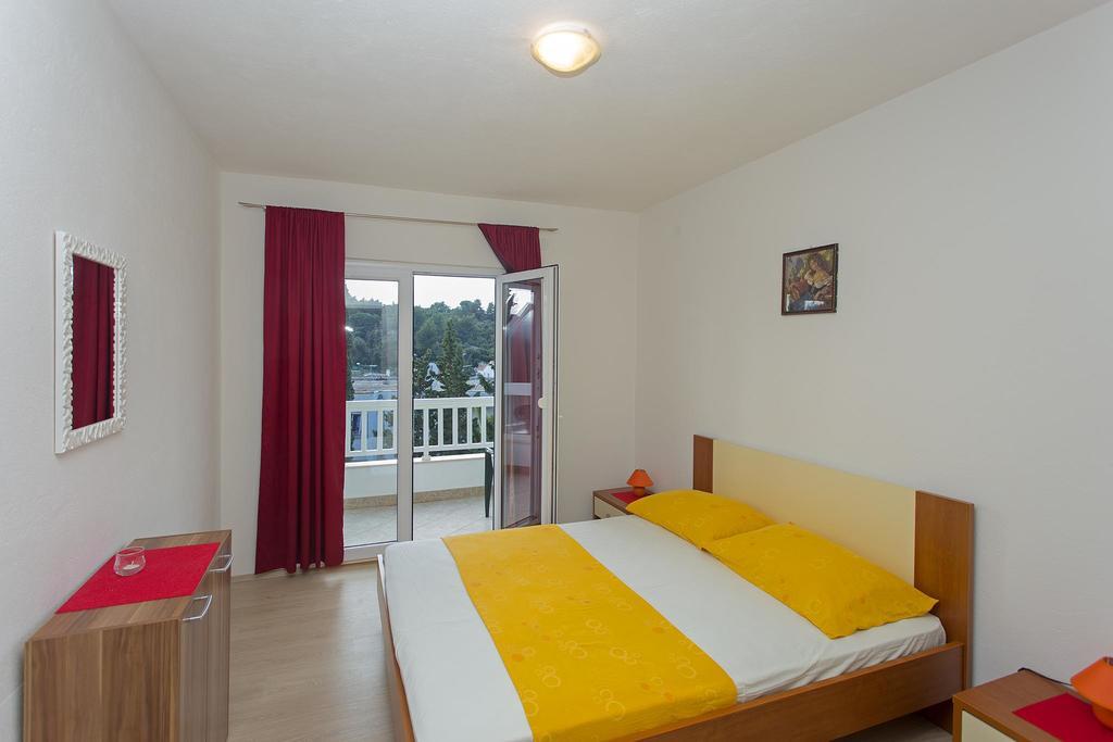 Apartments Julija Хвар Экстерьер фото