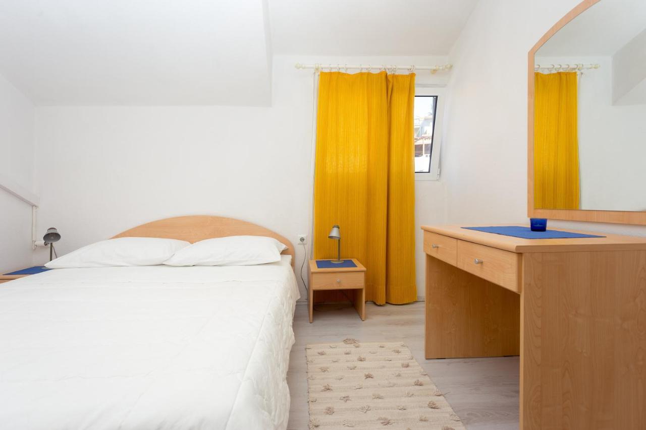 Apartments Julija Хвар Экстерьер фото
